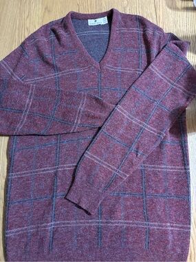 Robert Bruce Men's V-Neck Windowpane Sweater in Burgundy